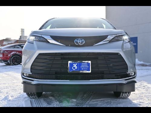 2023 Toyota Sienna XLE PLUS Mobility Handicap Van Handicap, US $84,999.00, image 34