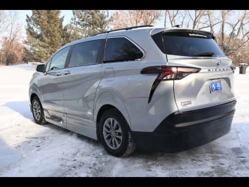 2023 Toyota Sienna XLE PLUS Mobility Handicap Van Handicap, US $84,999.00, image 38