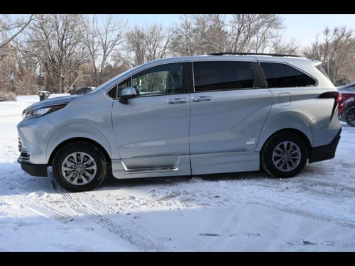 2023 Toyota Sienna XLE PLUS Mobility Handicap Van Handicap, US $84,999.00, image 39