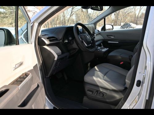 2023 Toyota Sienna XLE PLUS Mobility Handicap Van Handicap, US $84,999.00, image 42