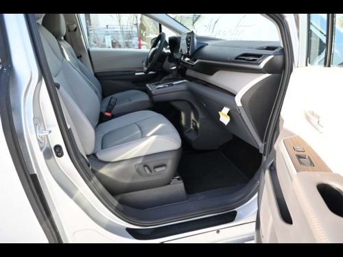 2023 Toyota Sienna XLE PLUS Mobility Handicap Van Handicap, US $84,999.00, image 44