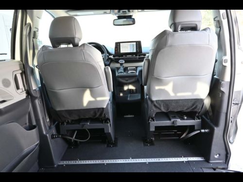 2023 Toyota Sienna XLE PLUS Mobility Handicap Van Handicap, US $84,999.00, image 48