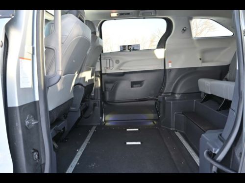 2023 Toyota Sienna XLE PLUS Mobility Handicap Van Handicap, US $84,999.00, image 55