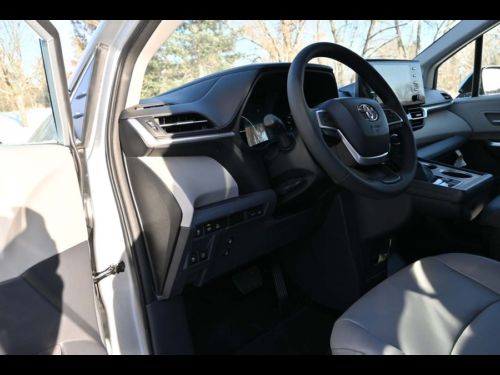 2023 Toyota Sienna XLE PLUS Mobility Handicap Van Handicap, US $84,999.00, image 58