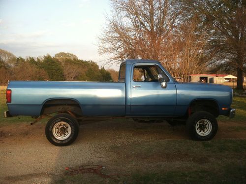 1990 dodge 1500 p/u 4x4, automatic, light blue