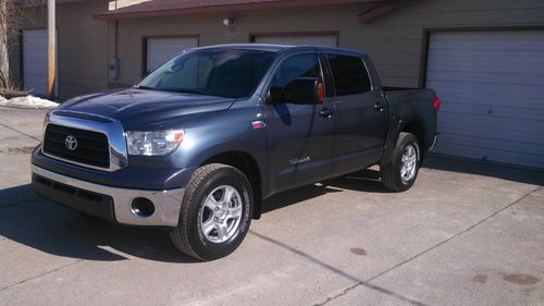 2007 toyota tundra sr5 crew cab pickup 4-door 5.7l factory dvd