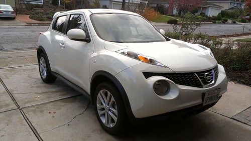 2011 nissan juke sv sport utility suv 4-door 1.6l turbo 30k white