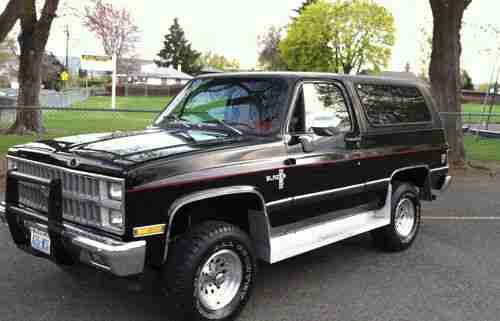 1982 CHEVY K-5 BLAZER RED INTERIOR NO RESERVE!!!!, image 2