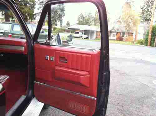 1982 CHEVY K-5 BLAZER RED INTERIOR NO RESERVE!!!!, image 10