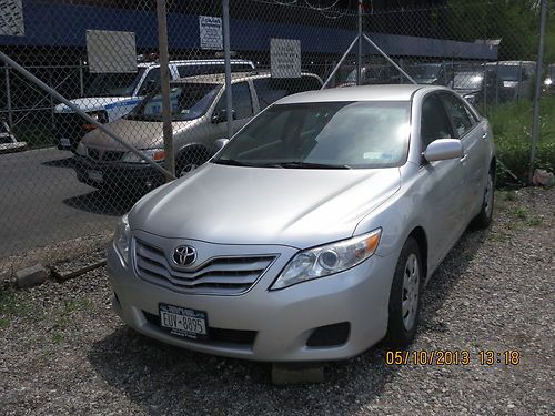 2010 toyota camry le sedan 4-door 2.5l