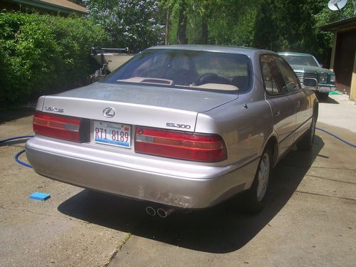 1996 lexus es300 base sedan 4-door 3.0l no reserve