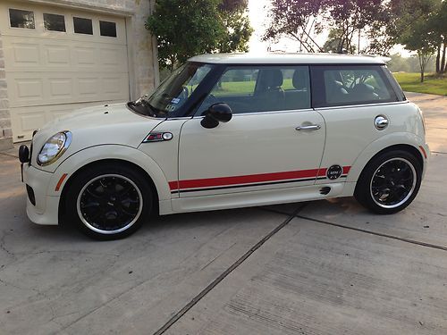 Laurel limited edition 2010 mini 1.6l cooper s hatchback 2-door