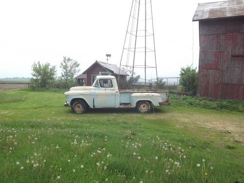 1957 cherolet 3100 apache pickup