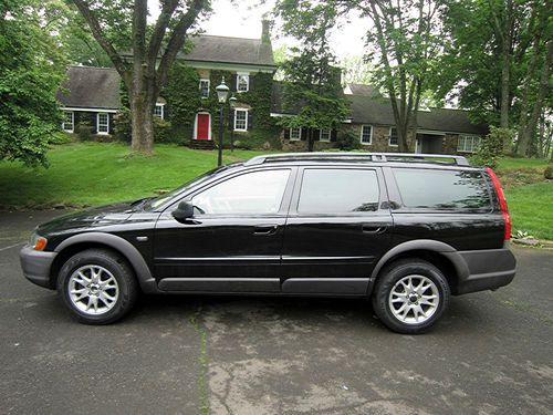 2004 volvo xc70 base wagon 4-door 2.5l