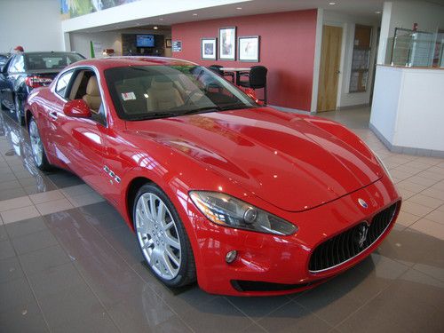 2009 maserati granturismo base coupe 2-door 4.2l