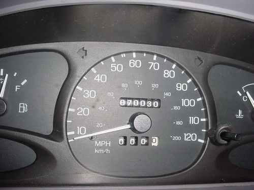 2001 SILVER FORD ESCORT SE, image 13