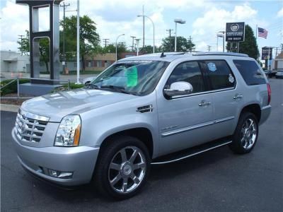 2010 cadillac escalade awd luxury!! call  steve@ 586-772-8200 or 586-945-8139