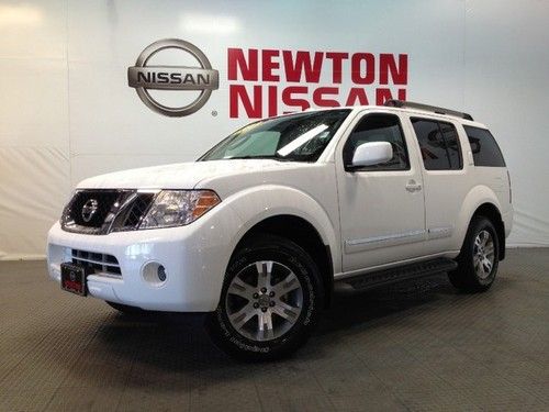 2012 pathfinde 4x4 leather bluetooth we finance call today
