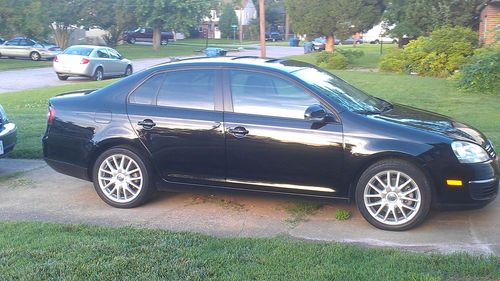VW Jetta Wolfsburg Edition, Black 4dr Sedan - VERY GOOD condition (per Kelly BB), US $12,980.00, image 4