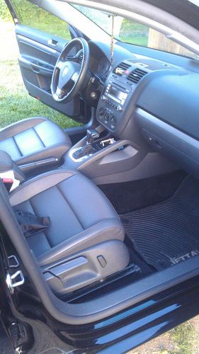 VW Jetta Wolfsburg Edition, Black 4dr Sedan - VERY GOOD condition (per Kelly BB), US $12,980.00, image 6