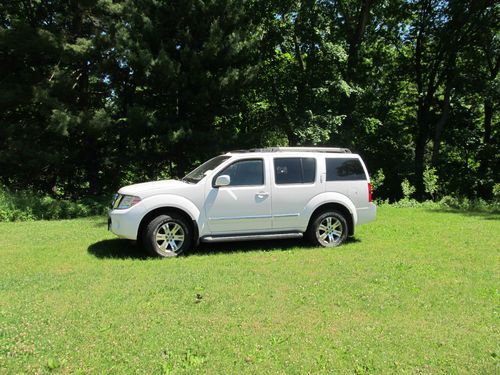 2008 nissan pathfinder le sport utility 4-door 4.0l