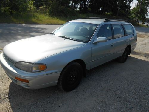 1996 toyota camry le wagon 4-door 2.2l