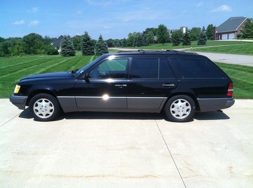 Black on black wagon, excellent condtion, original owner, 90,507 miles