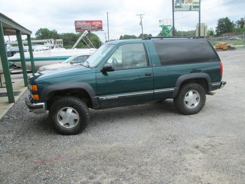 1998 chevrolet 2 door tahoe