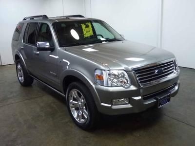 Limited SUV 4.6L CD 7 Speakers AM/FM radio Audiophile AM/FM In-Dash 6-CD/MP3, image 2