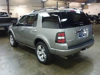 Limited SUV 4.6L CD 7 Speakers AM/FM radio Audiophile AM/FM In-Dash 6-CD/MP3, image 3