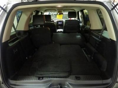 Limited SUV 4.6L CD 7 Speakers AM/FM radio Audiophile AM/FM In-Dash 6-CD/MP3, image 13