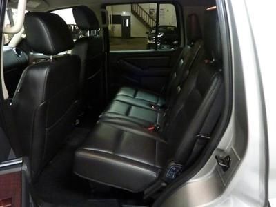 Limited SUV 4.6L CD 7 Speakers AM/FM radio Audiophile AM/FM In-Dash 6-CD/MP3, image 16