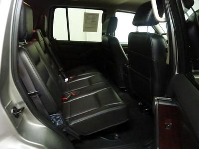 Limited SUV 4.6L CD 7 Speakers AM/FM radio Audiophile AM/FM In-Dash 6-CD/MP3, image 21