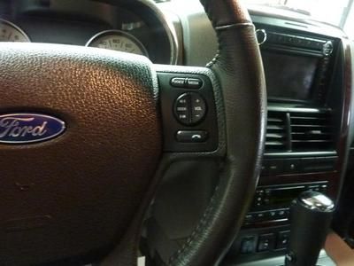 Limited SUV 4.6L CD 7 Speakers AM/FM radio Audiophile AM/FM In-Dash 6-CD/MP3, image 28