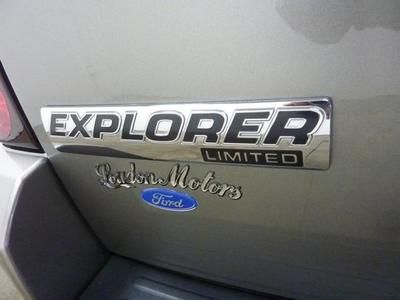 Limited SUV 4.6L CD 7 Speakers AM/FM radio Audiophile AM/FM In-Dash 6-CD/MP3, image 31