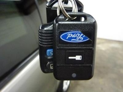 Limited SUV 4.6L CD 7 Speakers AM/FM radio Audiophile AM/FM In-Dash 6-CD/MP3, image 36