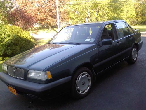 1995 volvo 850 base sedan 4-door 2.4l