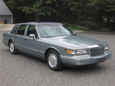 1995 lincoln town car ...47,000 original miles ....one of a kind condition.