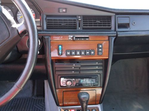 1991 Mercedes 190E, NO RESERVE, image 8