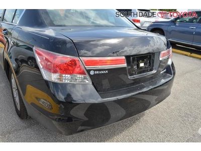 SE 2.4L CD Heated Front Bucket Seats Leather-Trimmed Seat Trim No Reserve, image 6