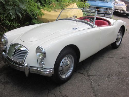 1960 mga 1600 mki classic convertible vintage british sports car