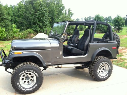 Jeep cj wrangler 4x4 v8 360 body off restoration