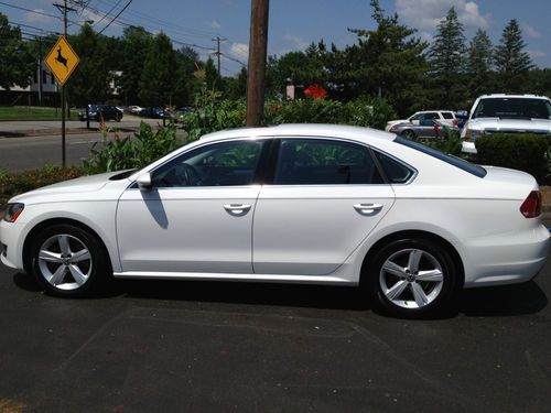 2012 volkswagen passat se sedan 4-door 2.5l