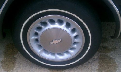 1995 Chevrolet Caprice Classic Sedan 4-Door 4.3L, image 5