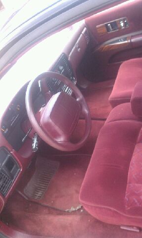 1995 Chevrolet Caprice Classic Sedan 4-Door 4.3L, image 8