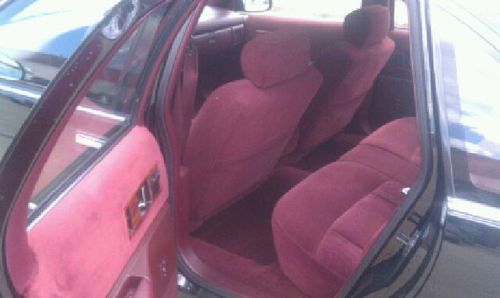 1995 Chevrolet Caprice Classic Sedan 4-Door 4.3L, image 9