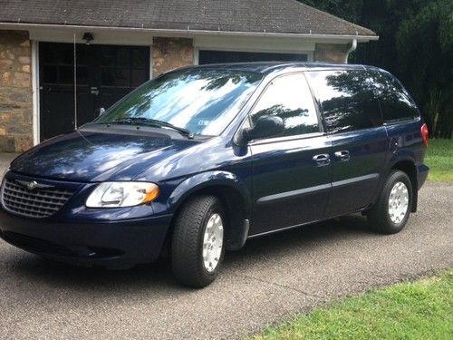 Chrysler town and country handicap wheelchair van with lift chair