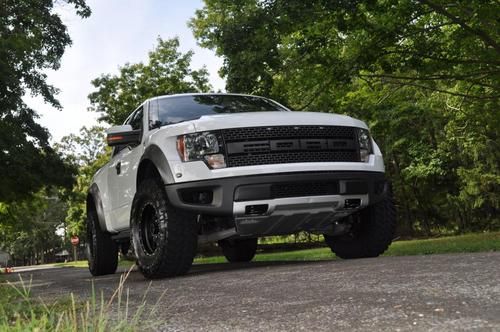 2010 ford f-150 svt raptor extended cab pickup 4-door 6.2l