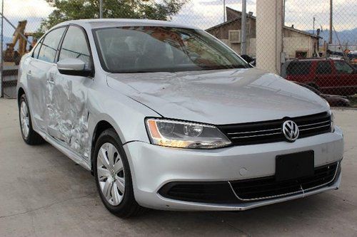 2013 volkswagen jetta se pzev damaged non repairable title runs! only 6k miles!!