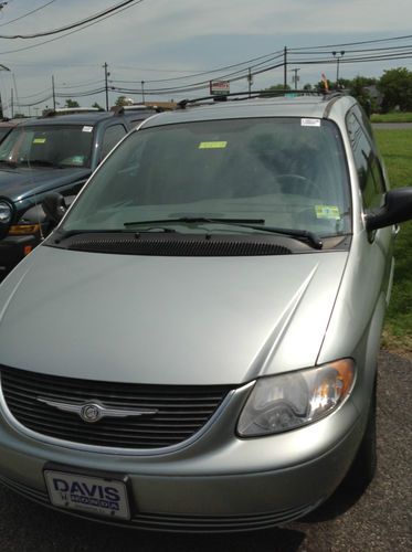 2003 chrysler town &amp; country lx van 3.8l v6 silver great condition no reserve